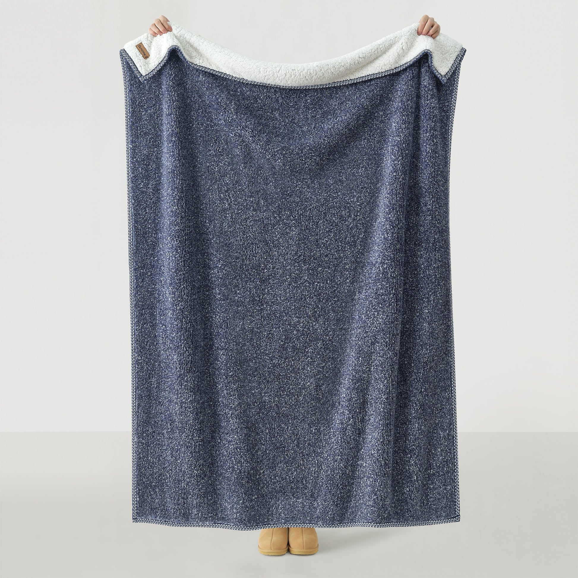 Bearpaw ASHFORD-THROW-DEEP-SEA