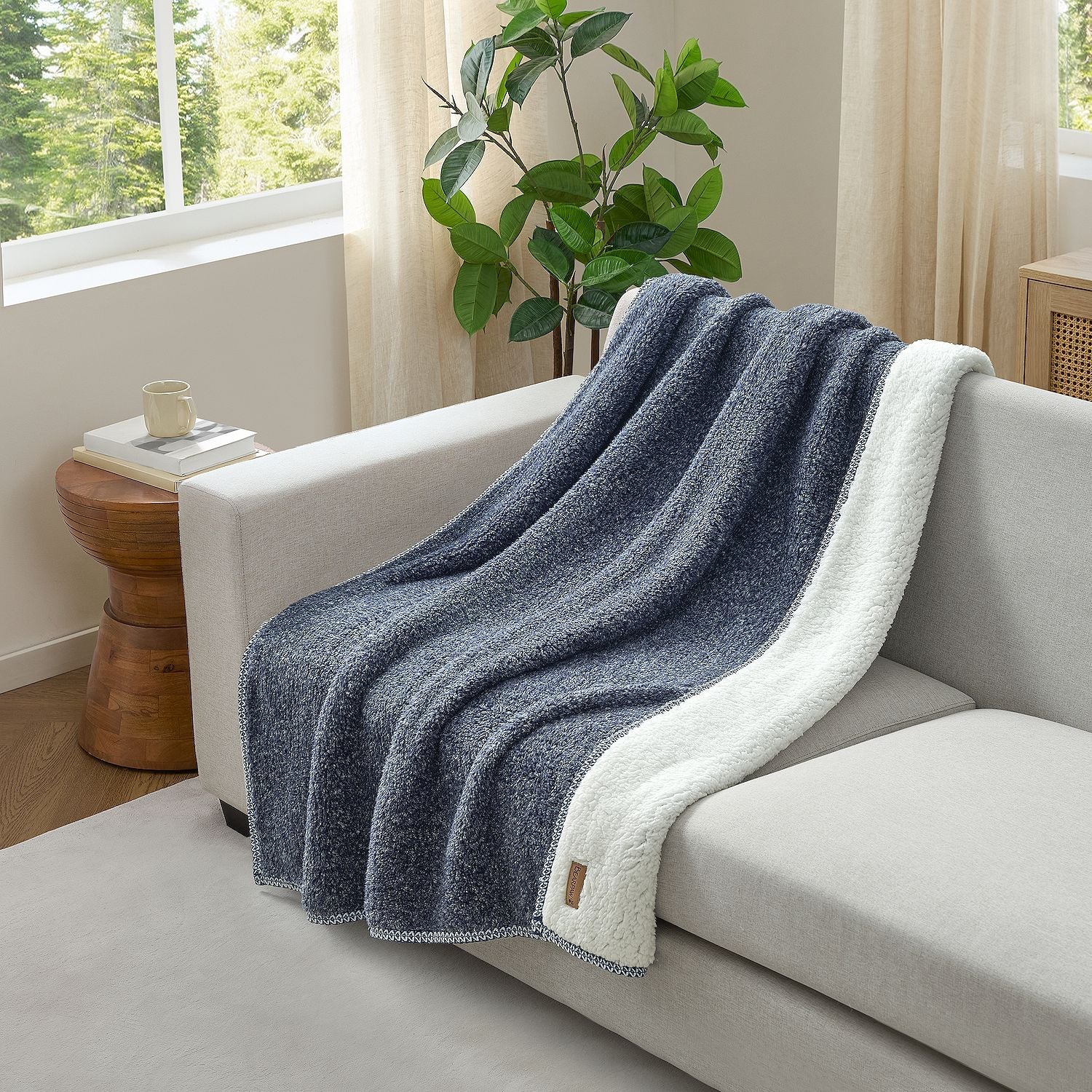 Bearpaw ASHFORD-THROW-DEEP-SEA